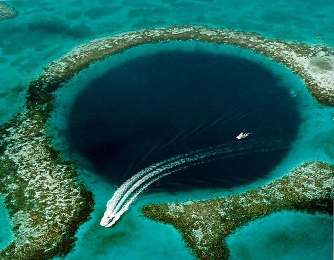 Le grand trou bleu de Belize